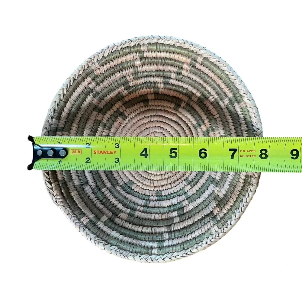 Vintage Handmade Coiled Sweetgrass Basket Bowl Sage Green Tan Decorative Tray 8